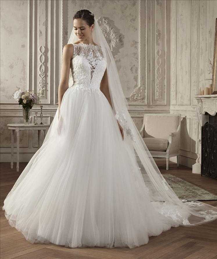 Abito da sposa modello romantico in pizzo con gonna ad A ...