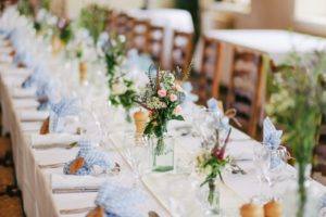 Tavola matrimonio con fiori